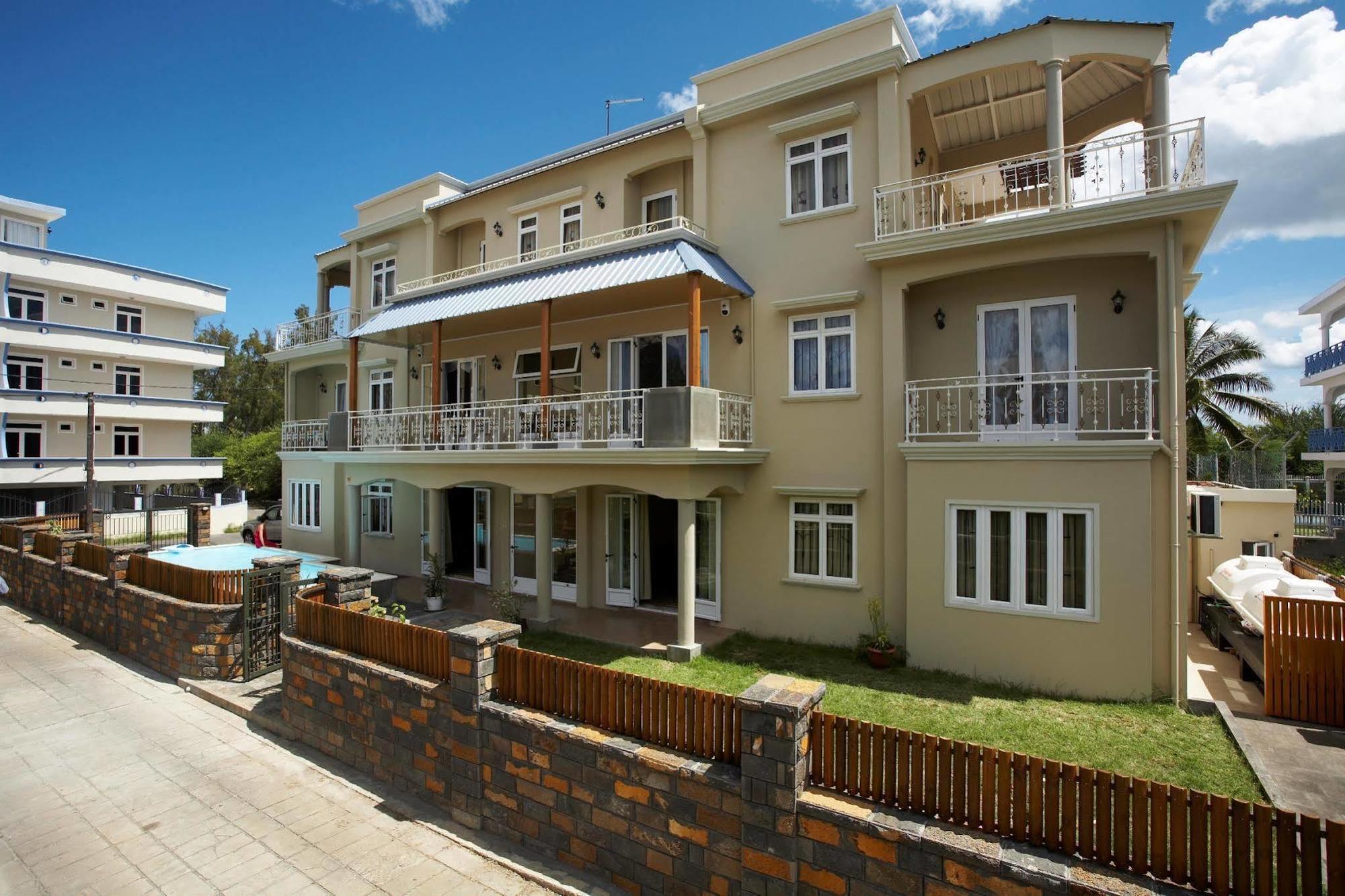 Jet Villa Flic en Flac Экстерьер фото